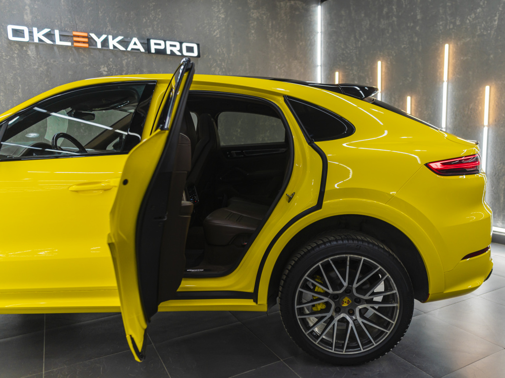 UC1030, IRISTEK PPF Colors Yellow Sunflower — Porsche Cayenne